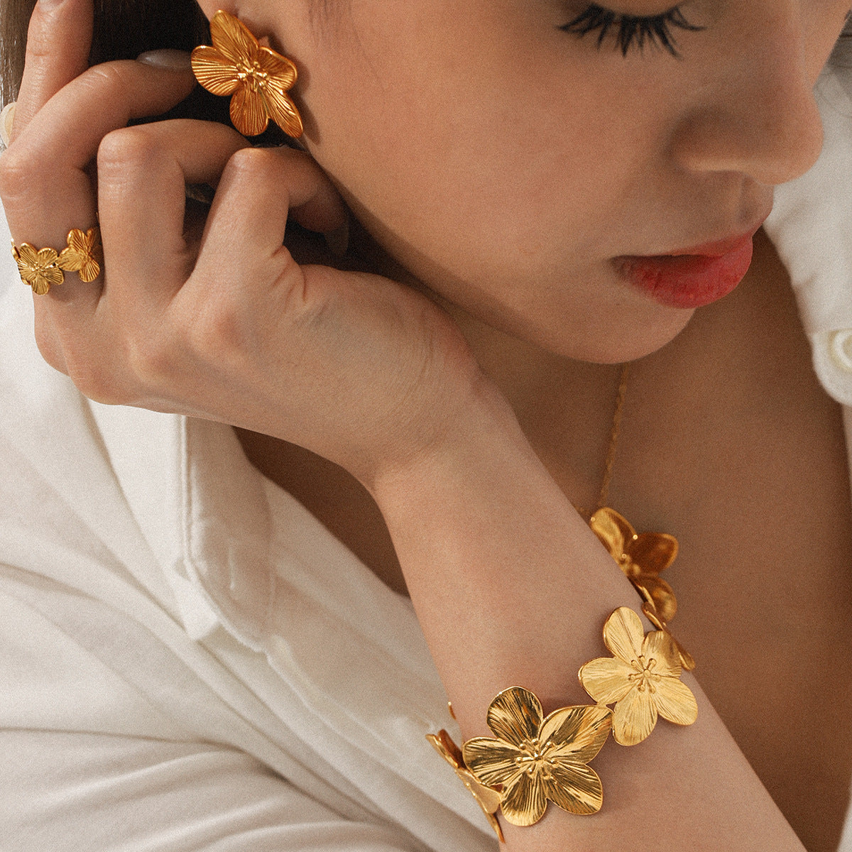 Gold Petal Stud Floral Jewelry Set - Earrings/Bracelet